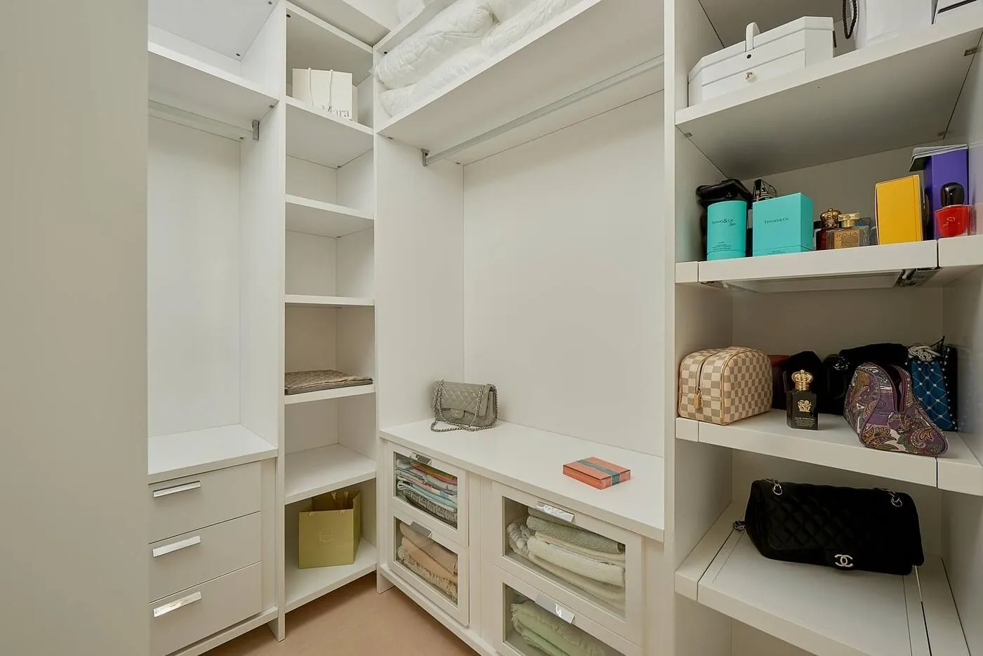 Sale, three bedroom apartment, 150m², Bečići, Budva