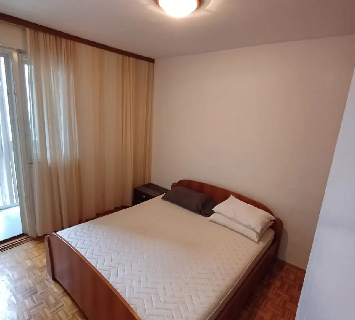 Izdavanje, dvosoban stan, 90m², Preko Morače, Podgorica