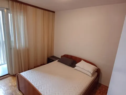 Izdavanje, dvosoban stan, 90m², Preko Morače, Podgorica - image 9