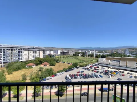 Izdavanje, trosoban stan, 150m², Preko Morače, Podgorica - image 4