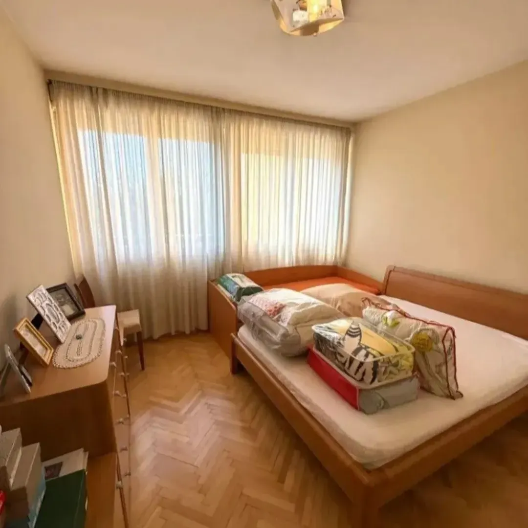 Prodaja, trosoban stan, 100m², Pejton, Podgorica