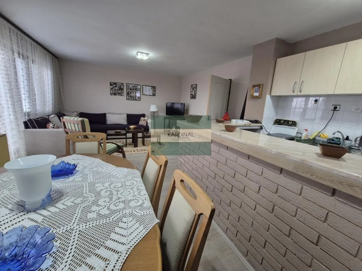 Prodaja, kuća, 300m², Tonja, Ćuprija