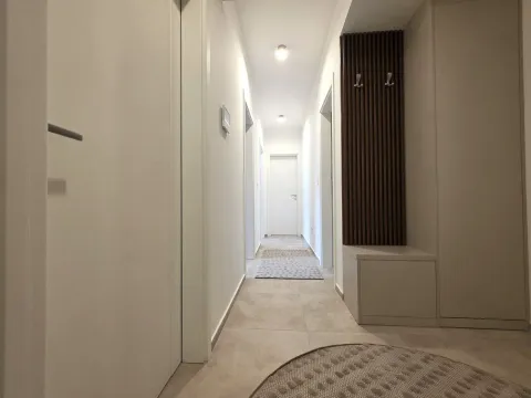 Rent, apartment, 82m², Stari Aerodrom, Podgorica - image 9