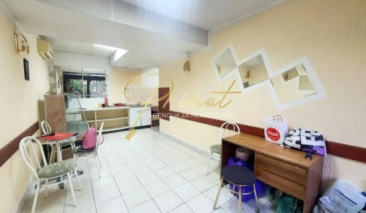 Izdavanje, poslovni prostor, 54m², Palilula Sve Podlokacije, Beograd