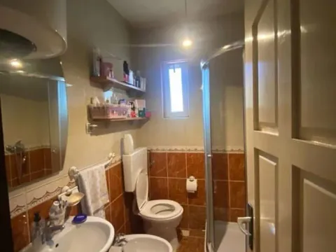 Izdavanje, trosoban stan, 95m², Tološi, Podgorica - image 8