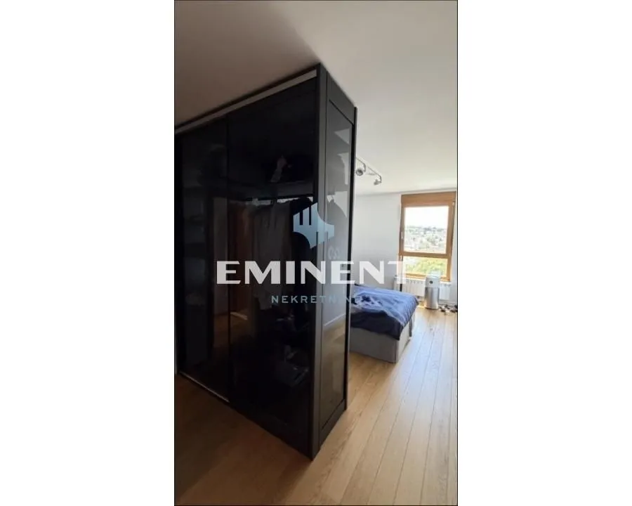 Izdavanje, trosoban stan, 88m², Savski Venac, Beograd