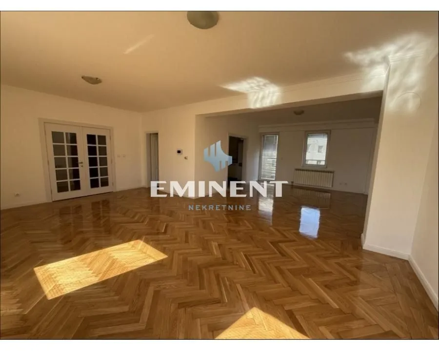 Izdavanje, četvorosoban stan, 144m², Vračar Hram, Vračar Sve Podlokacije