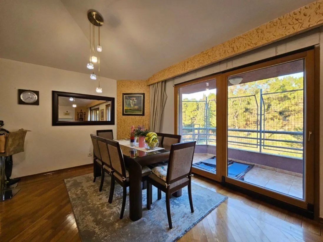 Prodaja, trosoban stan, 136m², Pod Goricom, Podgorica