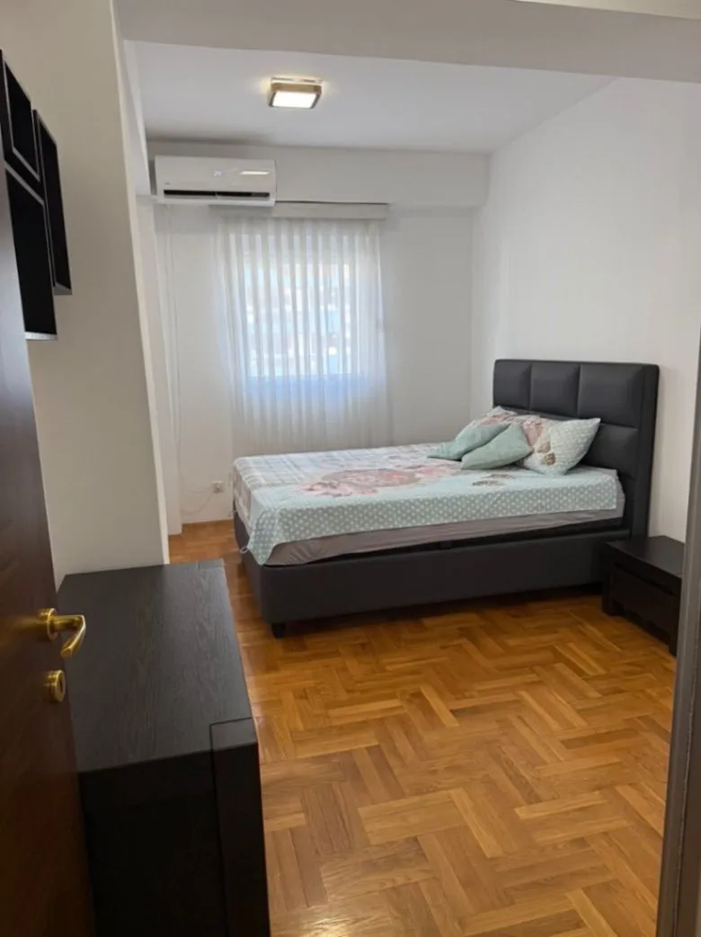 Izdavanje, dvosoban stan, 78m², City Kvart, Podgorica