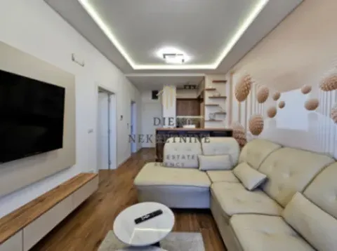 Izdavanje, jednosoban stan, 50m², Centar, Bar - image 2