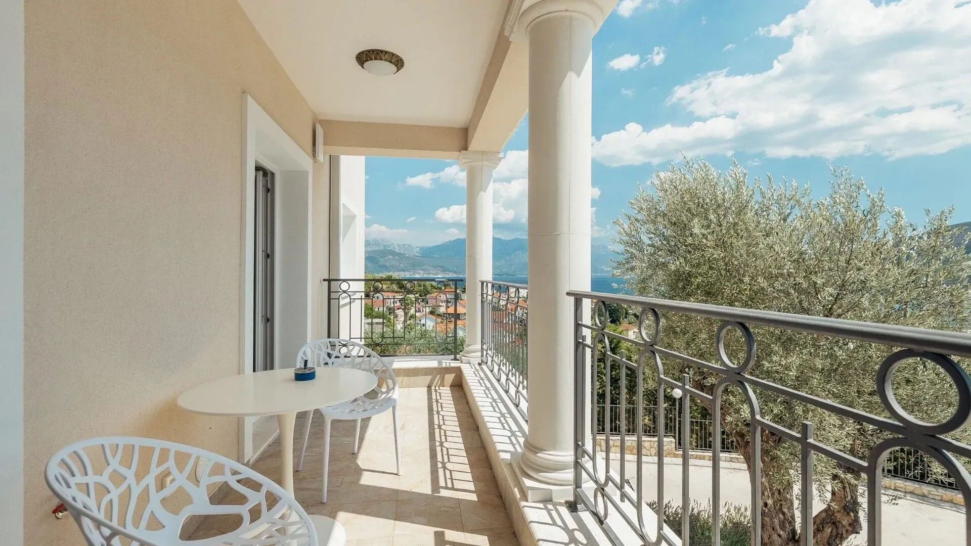 Prodaja, dvosoban stan, 134m², Đenovići, Herceg Novi