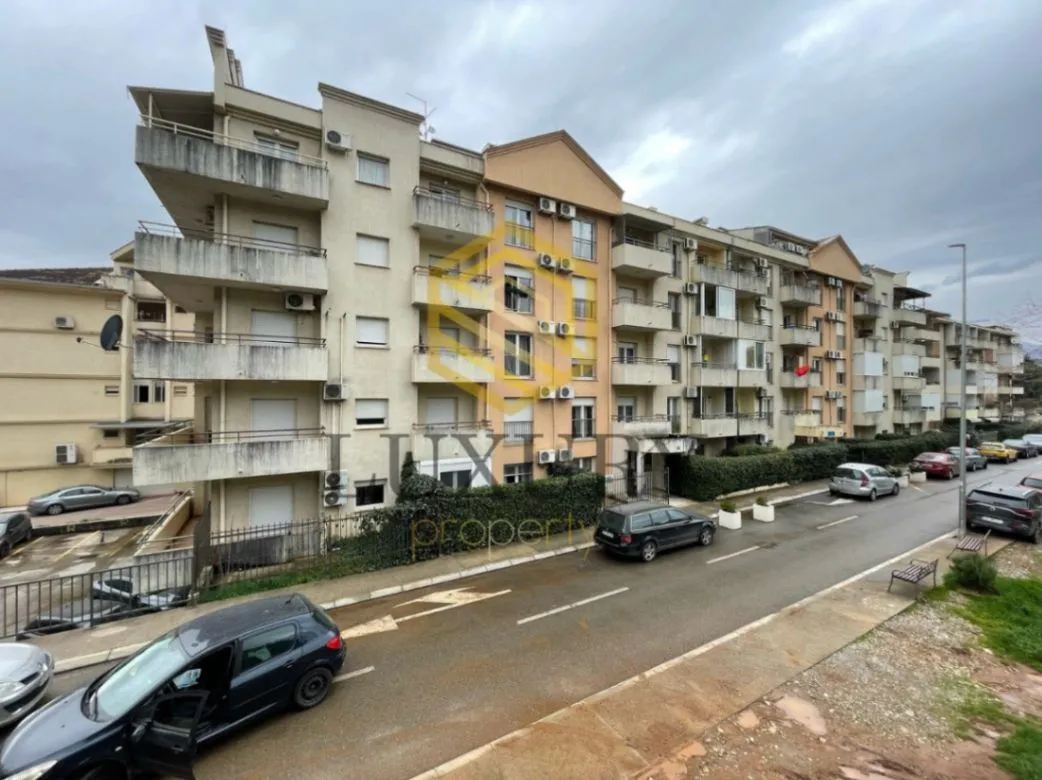 Prodaja, jednosoban stan, 45m², Vezirov Most, Podgorica