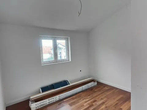 Sale, house, 250m², Karaburško Polje, Podgorica - image 11