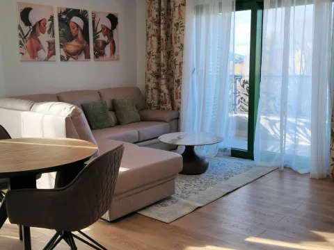 Rent, two bedroom apartment, 93m², Donja Lastva, Tivat - image 2