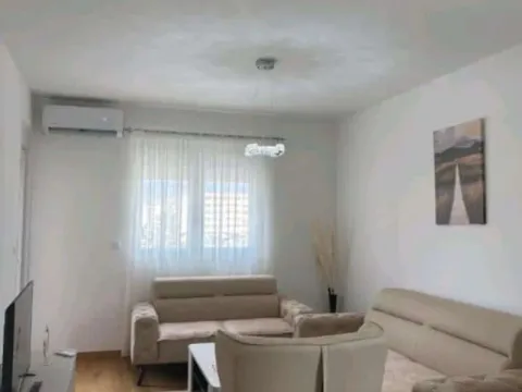 Izdavanje, dvosoban stan, 71m², City Kvart, Podgorica