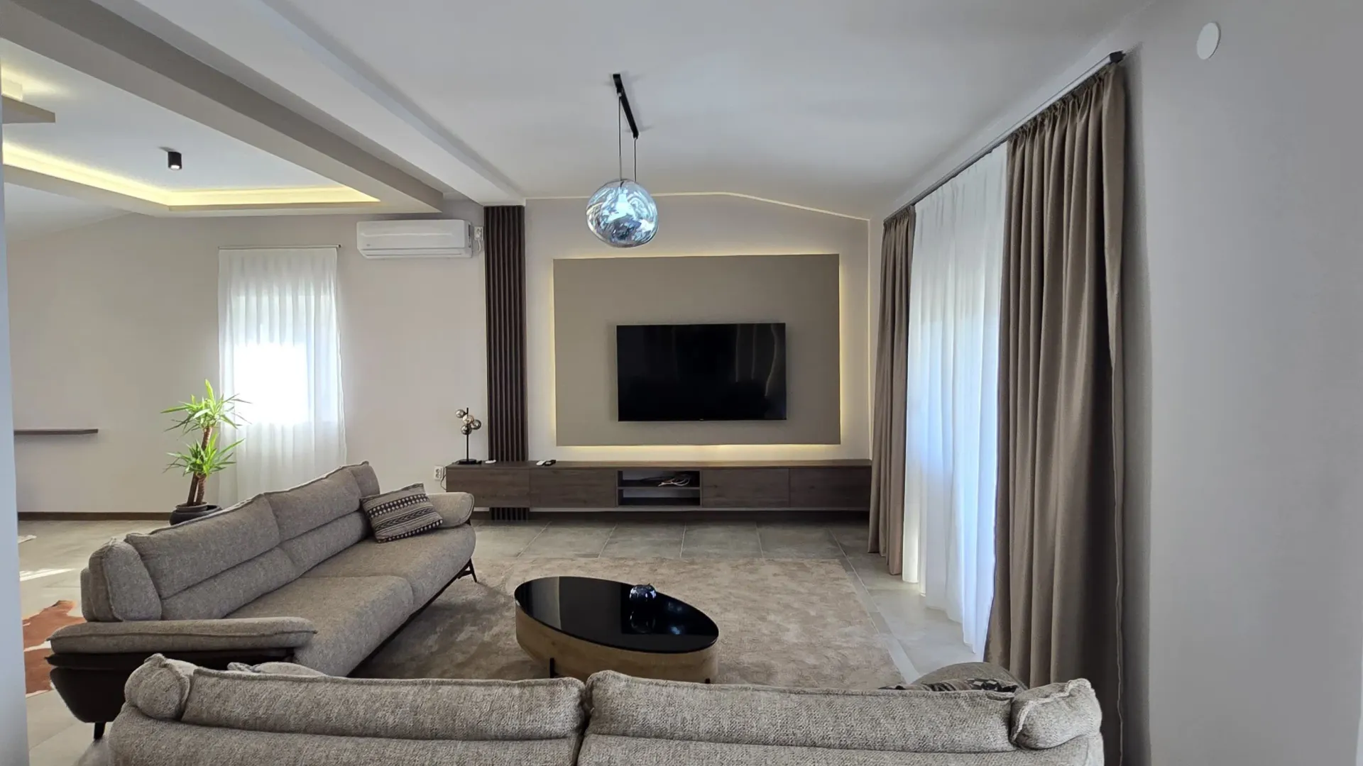 Rent, three bedroom apartment, 180m², Tološi, Podgorica