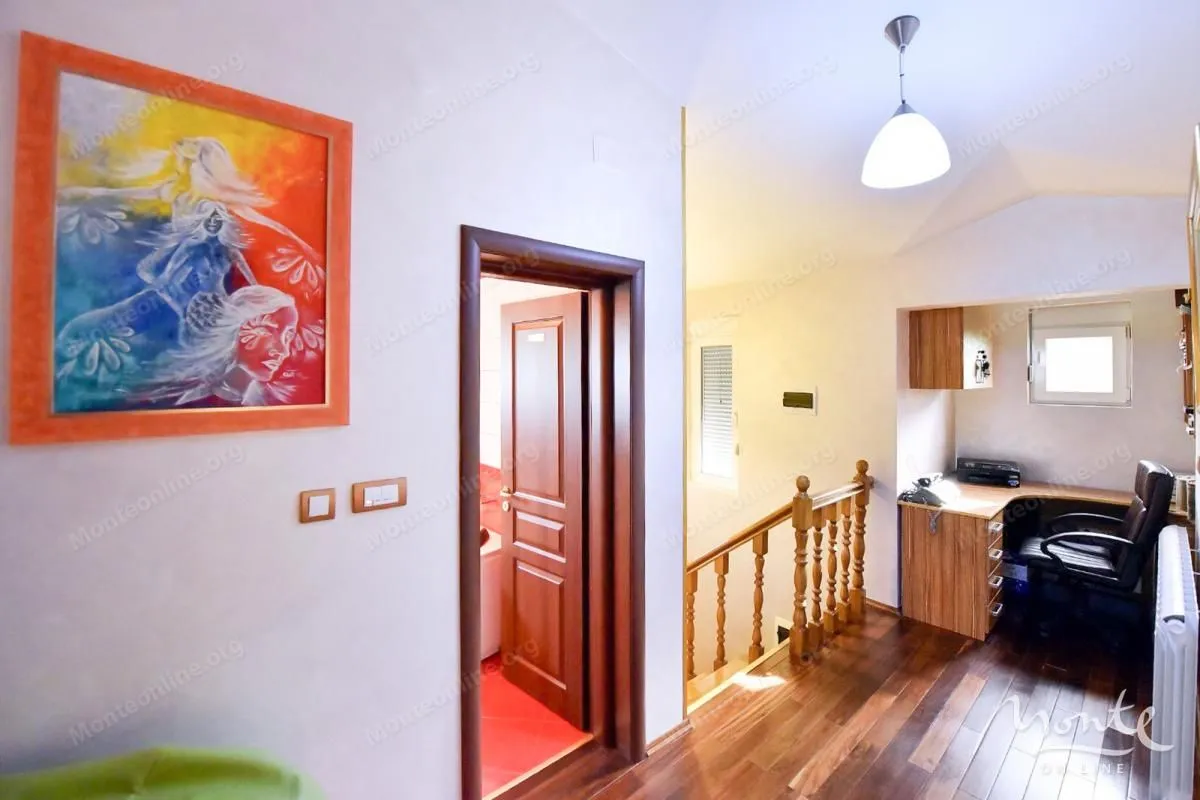 Prodaja, kuća, 175m², Podgorica, Crna Gora