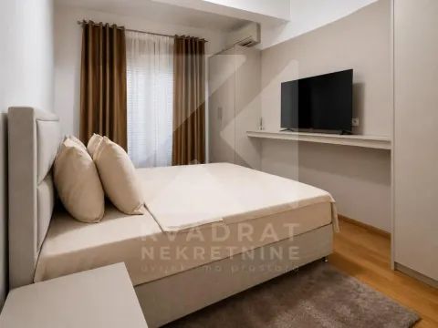 Rent, two bedroom apartment, 74m², 1 maj, Podgorica - image 5