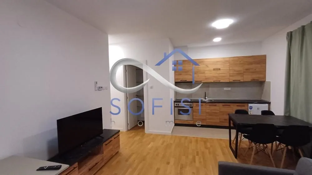 Izdavanje, dvosoban stan, 50m², Petrovaradin, Novi Sad
