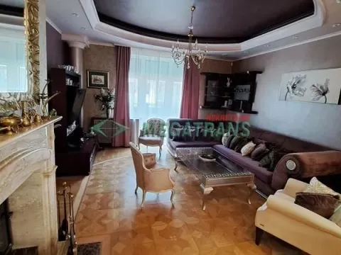 Izdavanje, stan, 260m², Novi Sad Sve Podlokacije, Novi Sad - image 1
