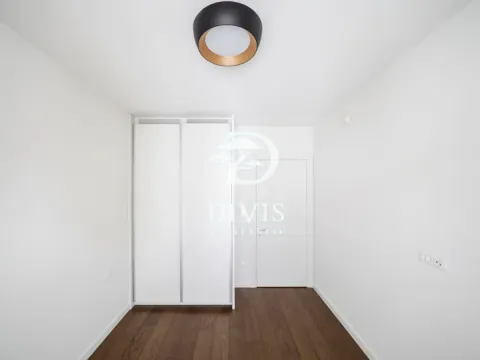 Rent, four bedroom apartment, 150m², Stari Grad, Beograd - image 16