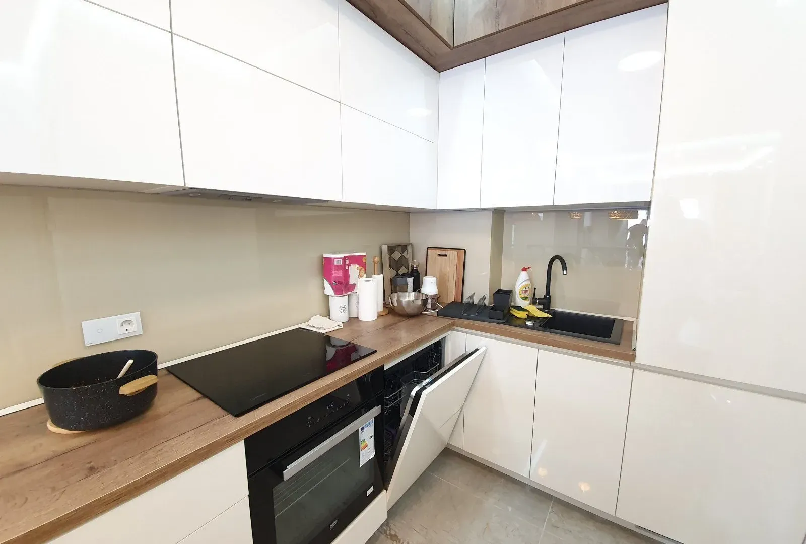 Prodaja, dvosoban stan, 67m², Budva, Crna Gora