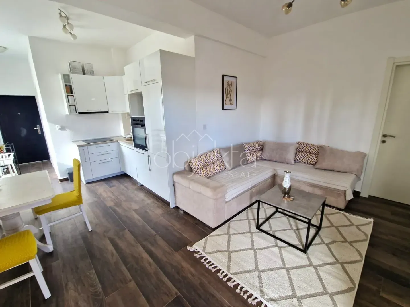Izdavanje, stan, 60m², Tivat, Crna Gora