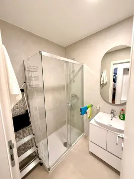Rent, one bedroom apartment, 40m², Pobrežje, Podgorica - image 8