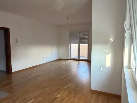 Prodaja, dvosoban stan, 73m², Tuški Put, Podgorica - image 6