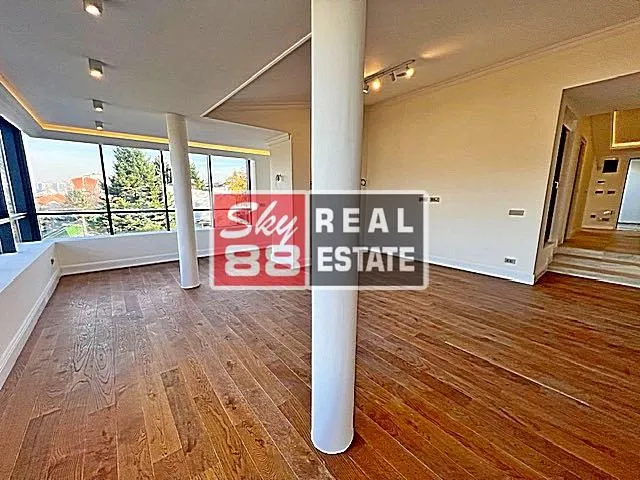 Rent, four bedroom apartment, 173m², Senjak, Beograd