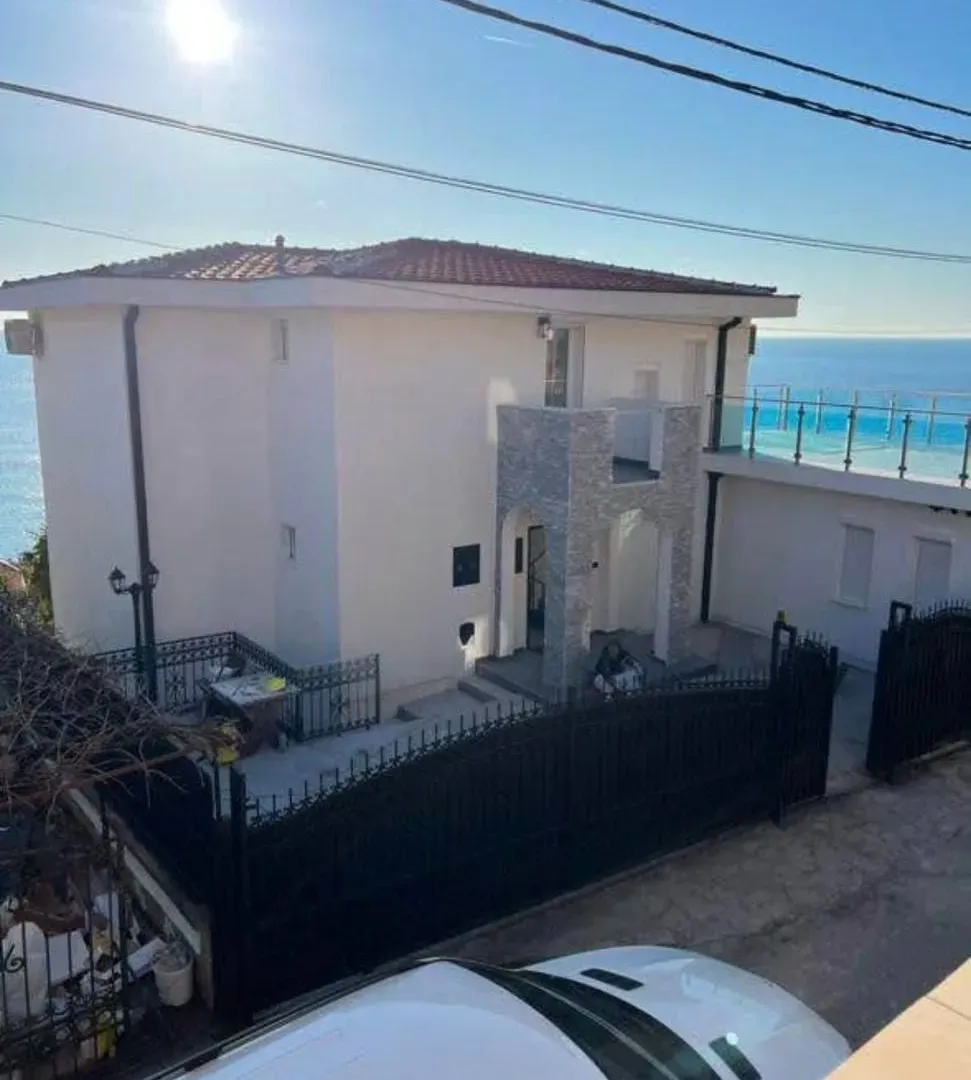 Prodaja, kuća, 330m², Kruče, Ulcinj