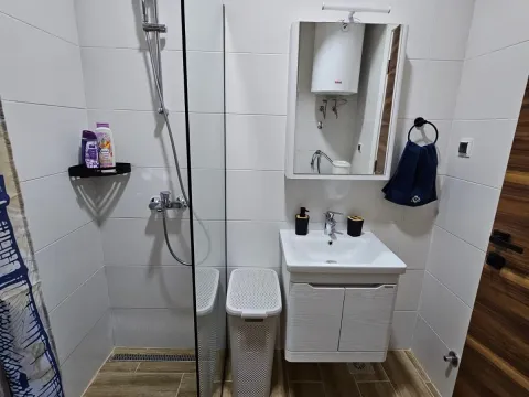 Izdavanje, dvosoban stan, 58m², Bijela, Herceg Novi - image 8