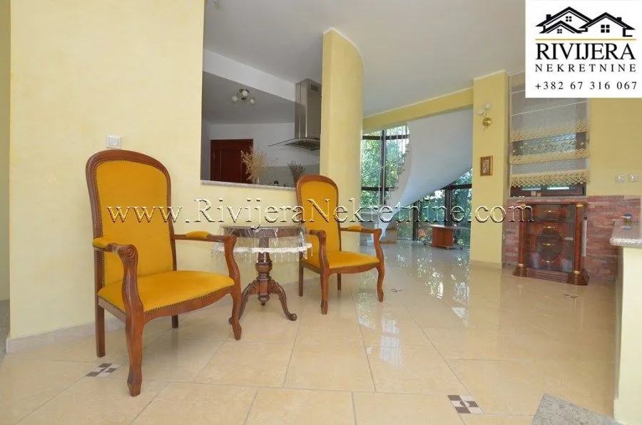 Prodaja, kuća, 245m², Njivice, Herceg Novi