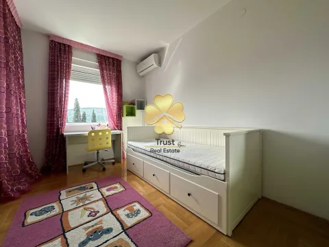 Izdavanje, trosoban stan, 100m², Blok 9, Podgorica - image 8