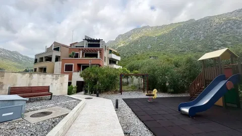 Prodaja, jednosoban stan, 61m², Morinj, Kotor - image 16