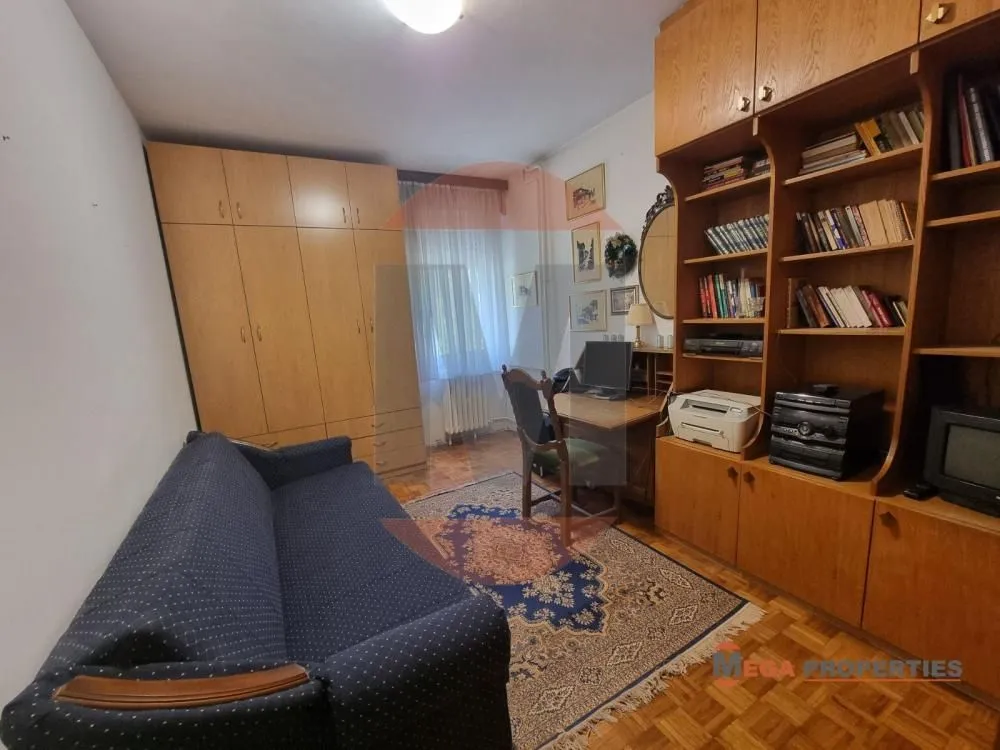 Izdavanje, trosoban stan, 75m², Palilula Sve Podlokacije, Beograd