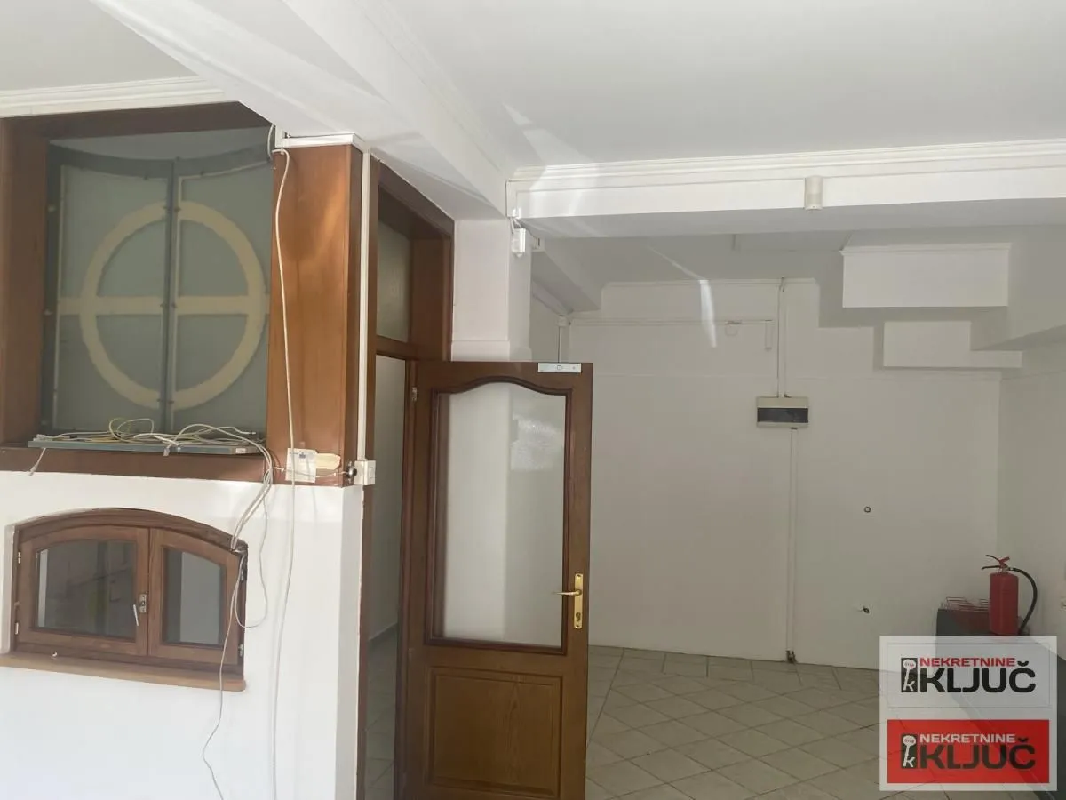Rent, office space, 160m², Grbavica, Novi Sad Sve Podlokacije