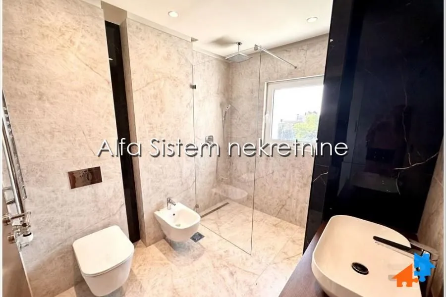 Prodaja, četvorosoban stan, 147m², Banovo Brdo, Beograd