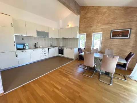 Prodaja, dvosoban stan, 105m², Petrovac, Budva - image 16