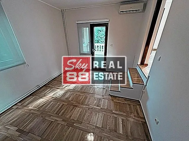 Rent, apartment, 210m², Savski Venac, Beograd