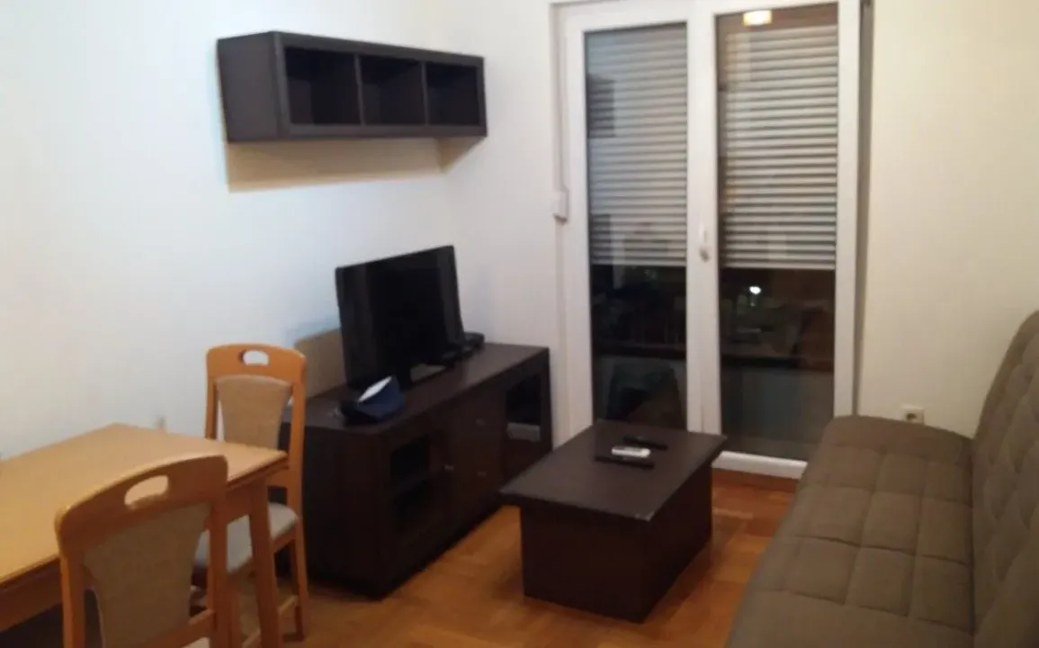 Izdavanje, jednosoban stan, 35m², Zabjelo, Podgorica