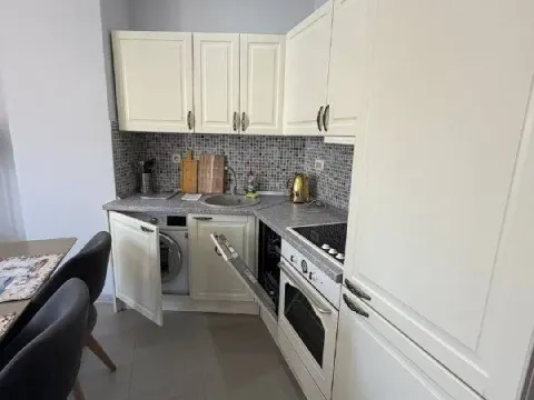Sale, one bedroom apartment, 56m², Bečići, Budva - image 3