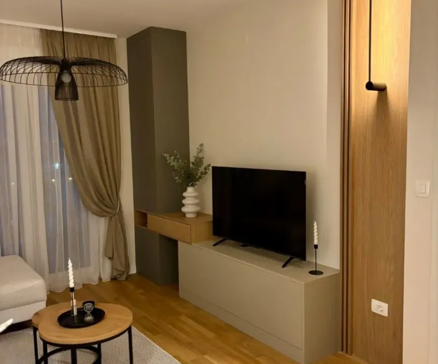 Izdavanje, jednosoban stan, 40m², Tuški Put, Podgorica