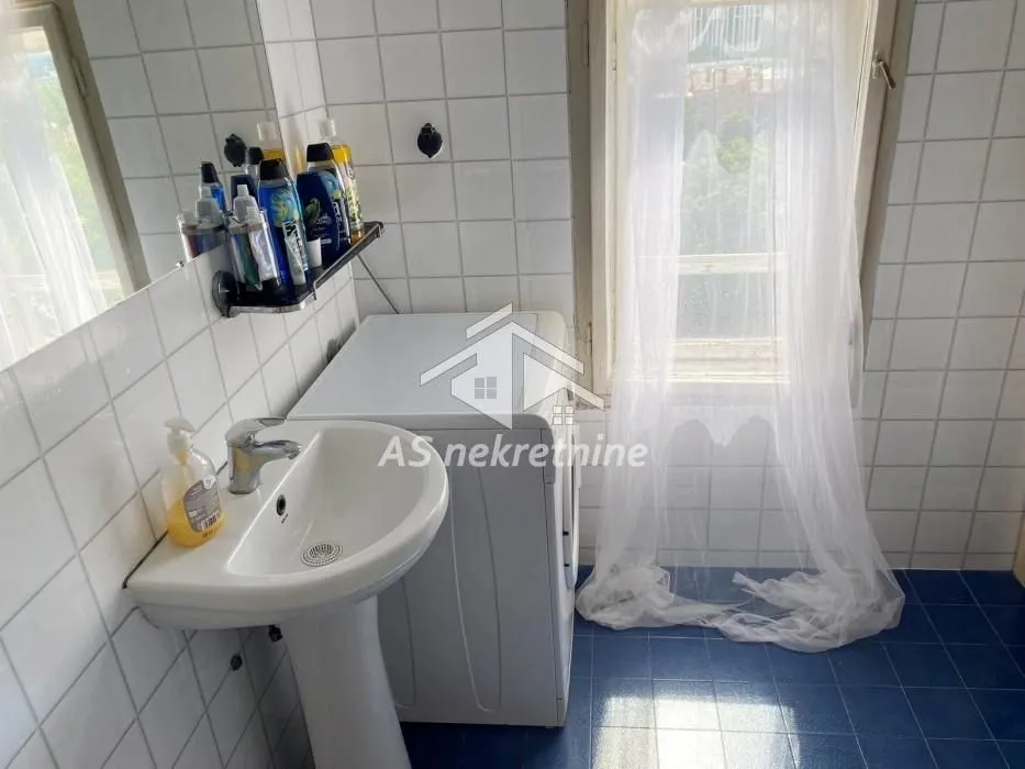 Rent, four bedroom apartment, 120m², Stari Grad, Beograd