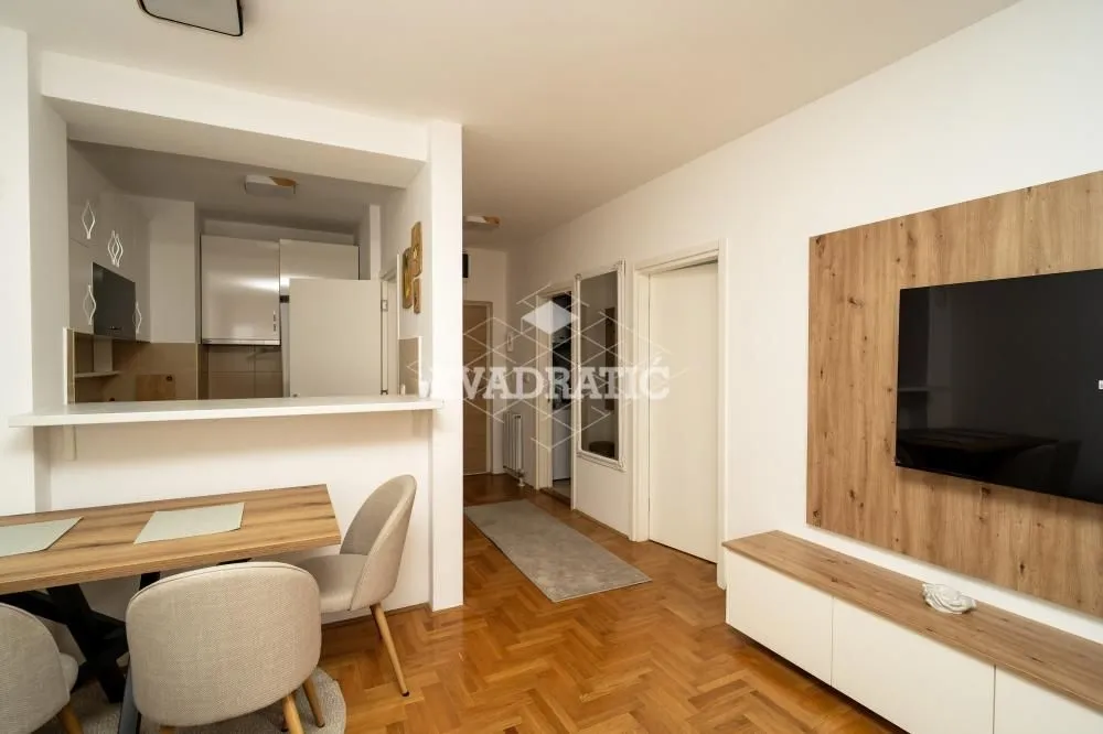 Izdavanje, dvosoban stan, 42m², Novi Beograd Blok 72, Novi Beograd Sve Podlokacije