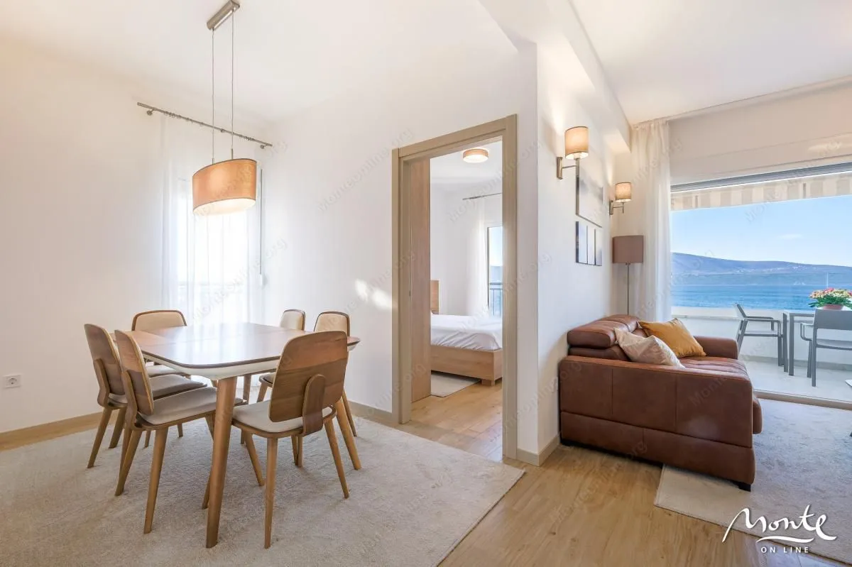 Prodaja, dvosoban stan, 66m², Tivat, Crna Gora