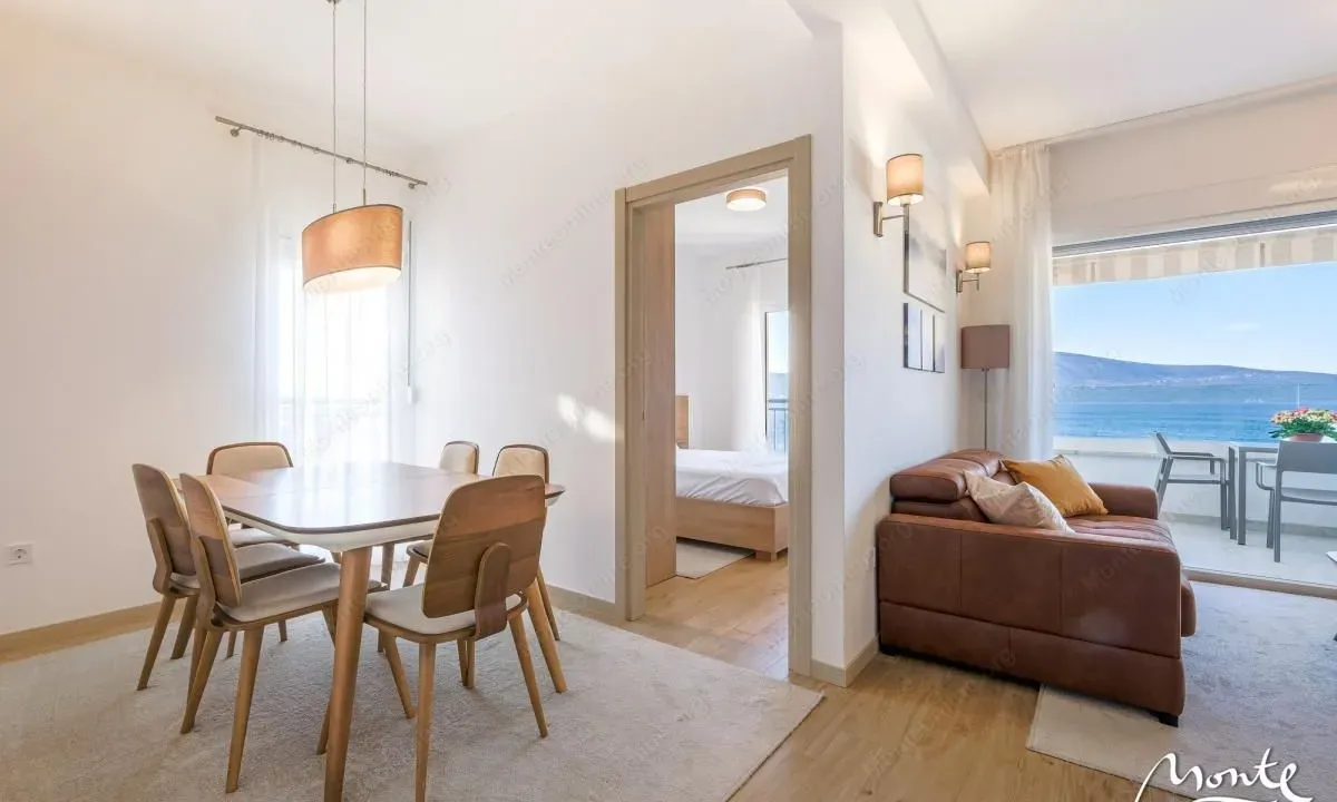 Prodaja, dvosoban stan, 66m², Tivat, Crna Gora