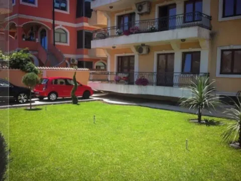 Rent, house, 156m², Stari Aerodrom, Podgorica - image 2