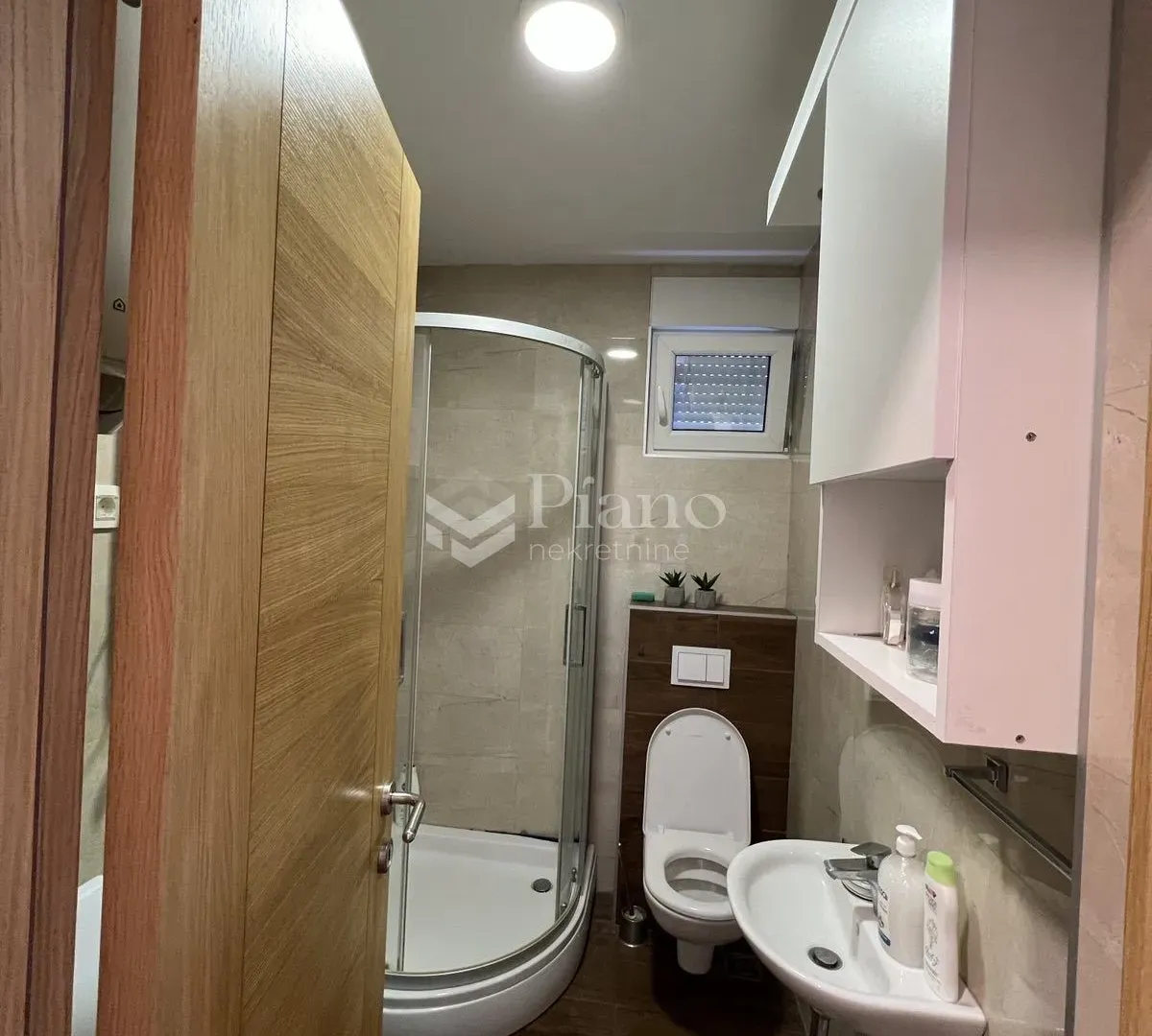 Izdavanje, jednosoban stan, 40m², Blok 9, Podgorica