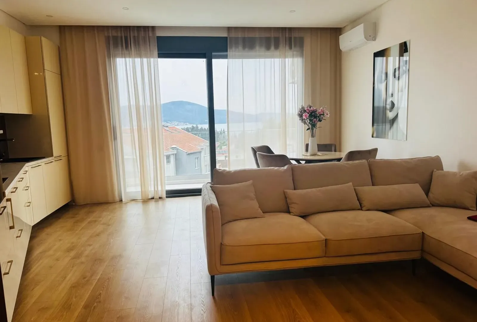 Sale, three bedroom apartment, 90m², Kava, Tivat
